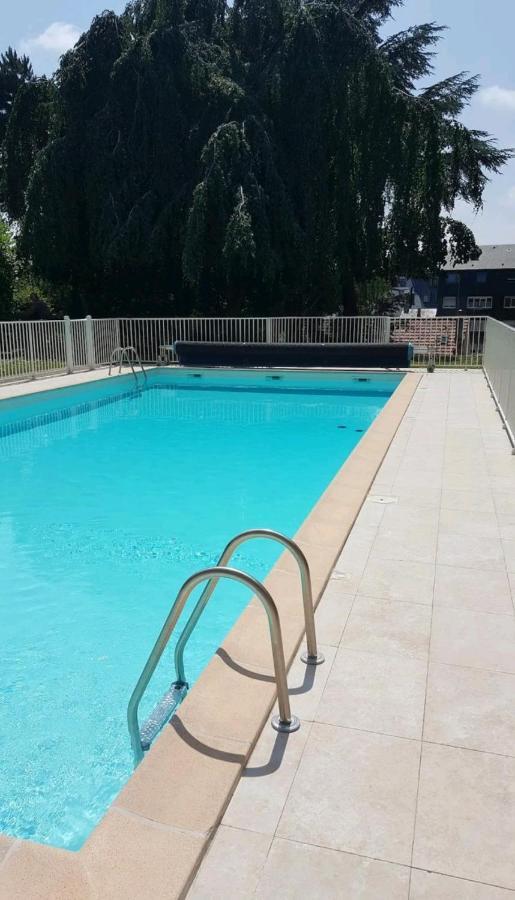 Le Grand Large "Superbe Studio Piscine Chauffee Du 1 Juin Au 15 Septembre" Trouville-sur-Mer Buitenkant foto
